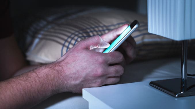 Men -- prevent testicular damage from your cell phone